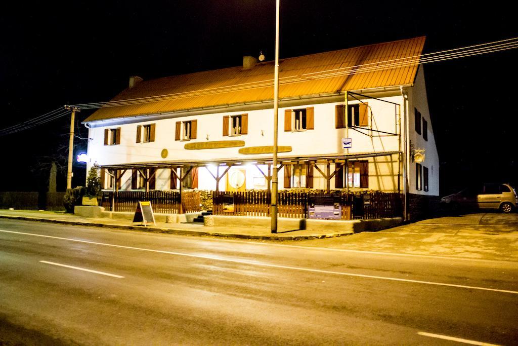 Pension U Pristavu Pomezi nad Ohri エクステリア 写真